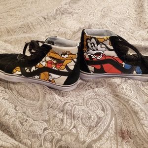Van's disney size 8